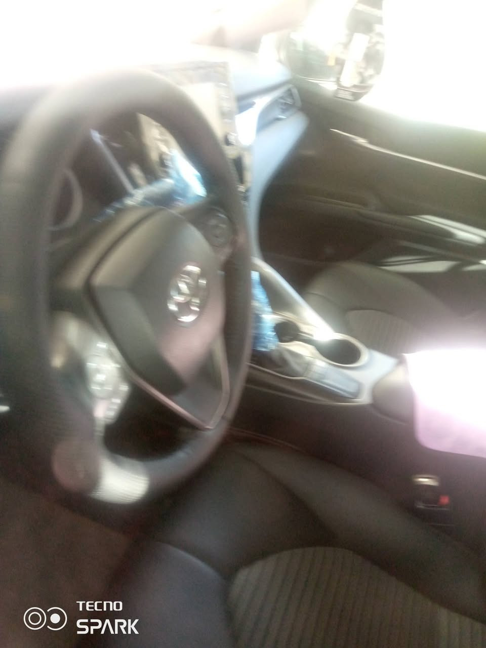 السلام عليكم 
تيوته كامري للبيع
الموديل 2️⃣0️⃣2️⃣3️⃣
رقم سليمانيه
المواصفات فول بس ما بيها سلايت و بصمه
***********
العنوان كركوك الصياده قرب الصيطره العلوه
