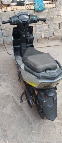 دراجه سكنس شحن للبيع نضام بك و3 نمر ونضافه البطاريات 78% السعر خاص للا...