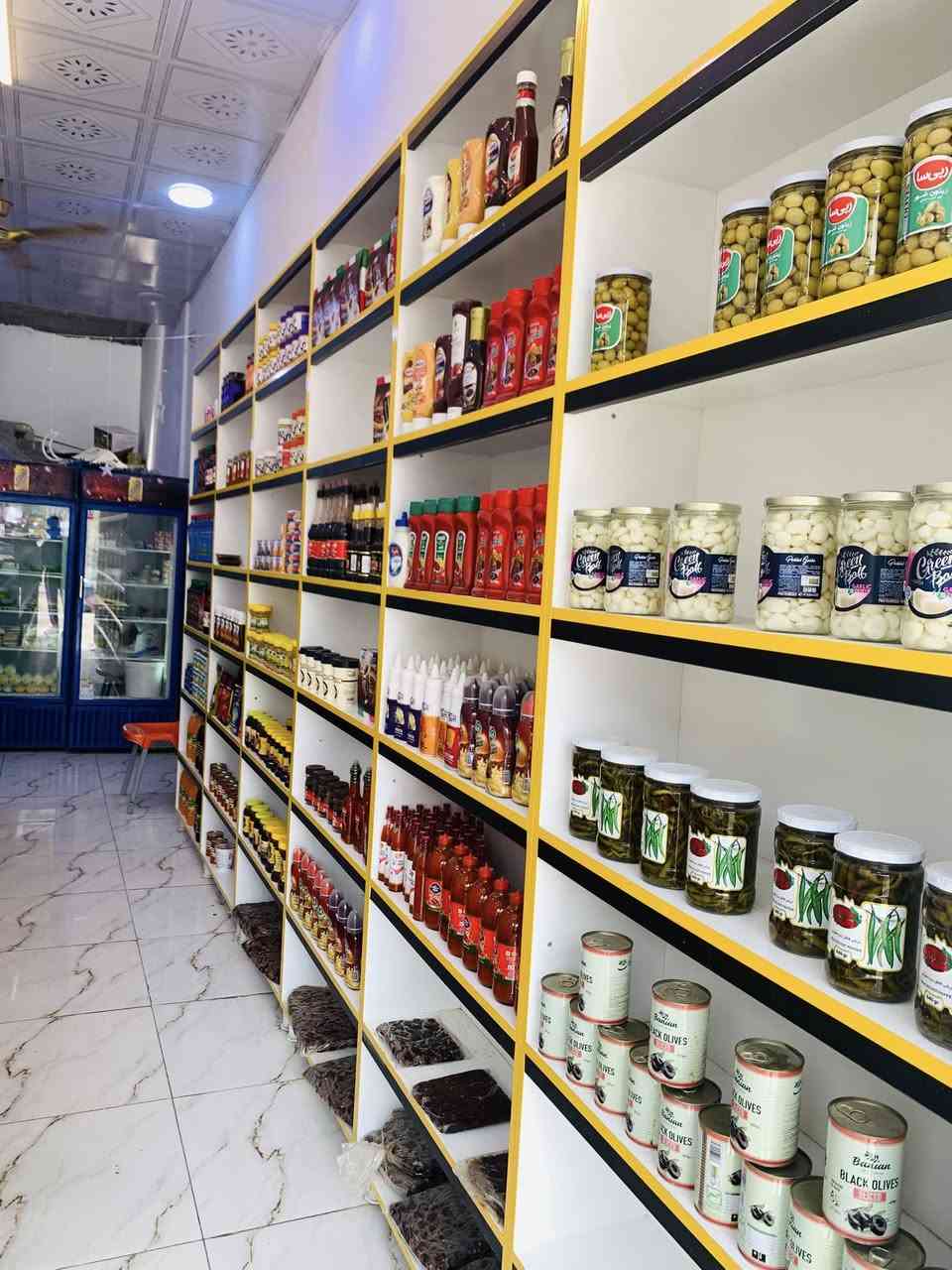 محل للبيع لعدم التفرغ مع كافه محتوياته
٣برادات عموديه ١عارضه البان وطرشي ٢فاترينه عرض سطحيه  و٦فاترينات عمودي كامل من كلشي 
للتواصل عل خاص


**إذا كنت صاحب هذا الإعلان وتريد حذفه لأي سبب، رجاءا أرسل رسالة إلى الدعم الفني**