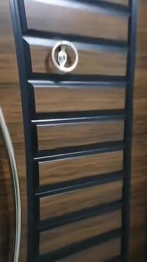 ***********
