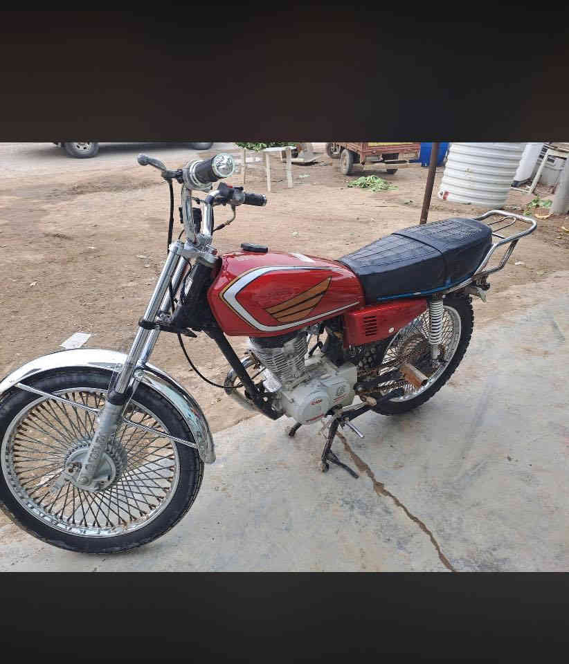 سلام عليكم 
دراجه تايكر للبيع موديل 2020 بيهه ورقه وحده بغداد سكنر الدراجه مكينتهه خير من الله سعرهه 375 و بيهه مجال ***********
