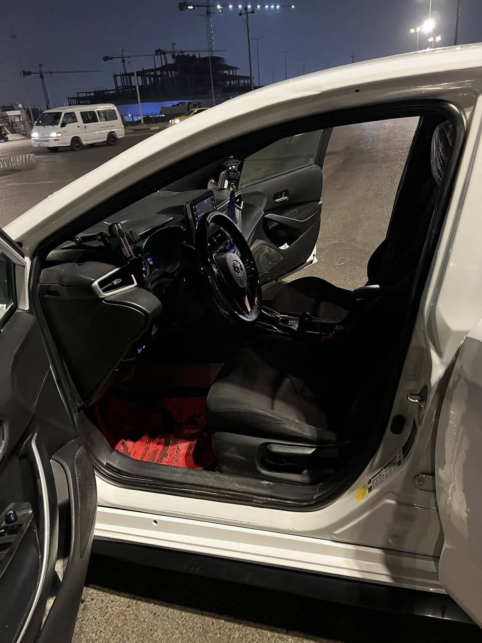 السلام عليكم 
كورلا ٢٠٢٠امريكي محرك ٢٠٠٠ رقم اربيل تريد وكالة تريد تحويل موصفات Se ترهم مراوس وترهم بيع نقد ١٣٥ وبيها مجال بيها جاملغ وبنيد موجودة صور لحادث 
***********
