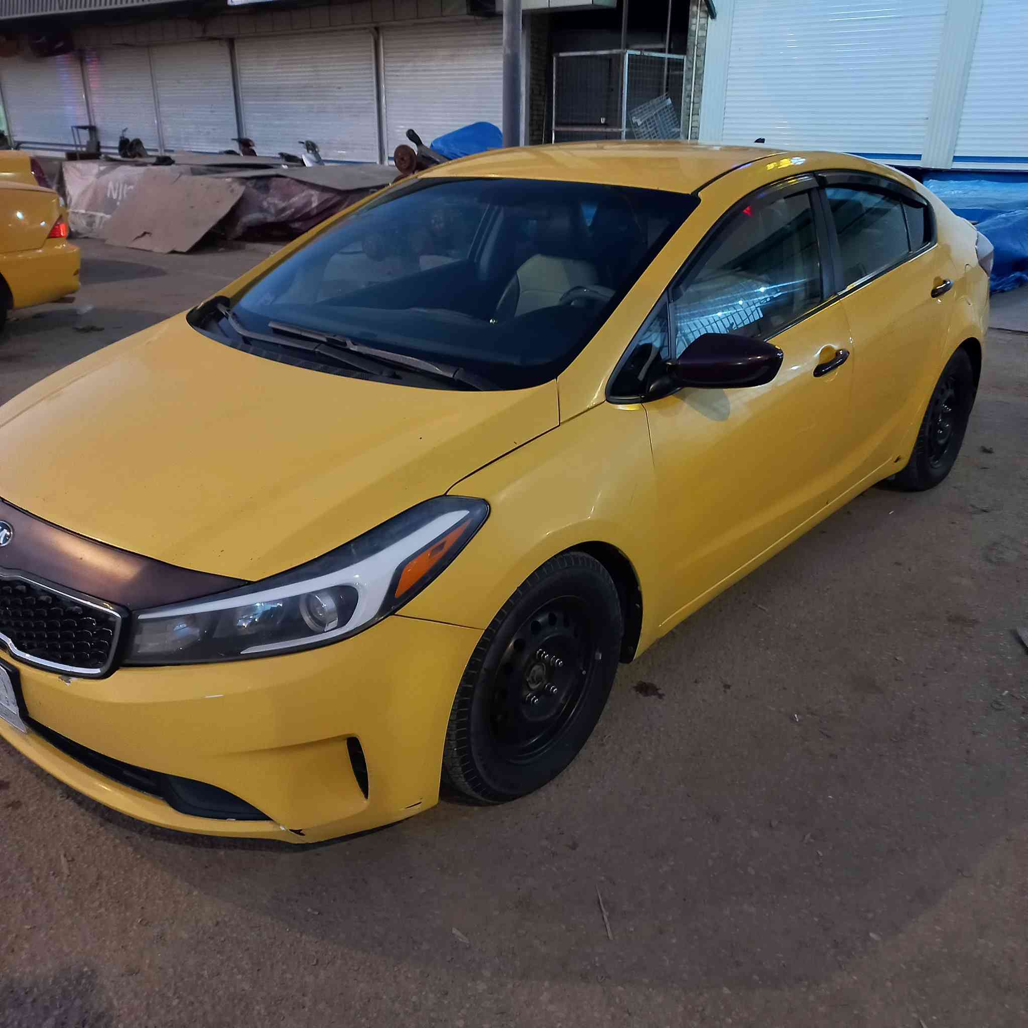 السلام عليكم كيا فورتي 17 للبيع جاهزه تخم تاير تبريد حداديه مكينه 2000 المكان بالعماره محافظه ميسان الرقم*********** السعر 128
