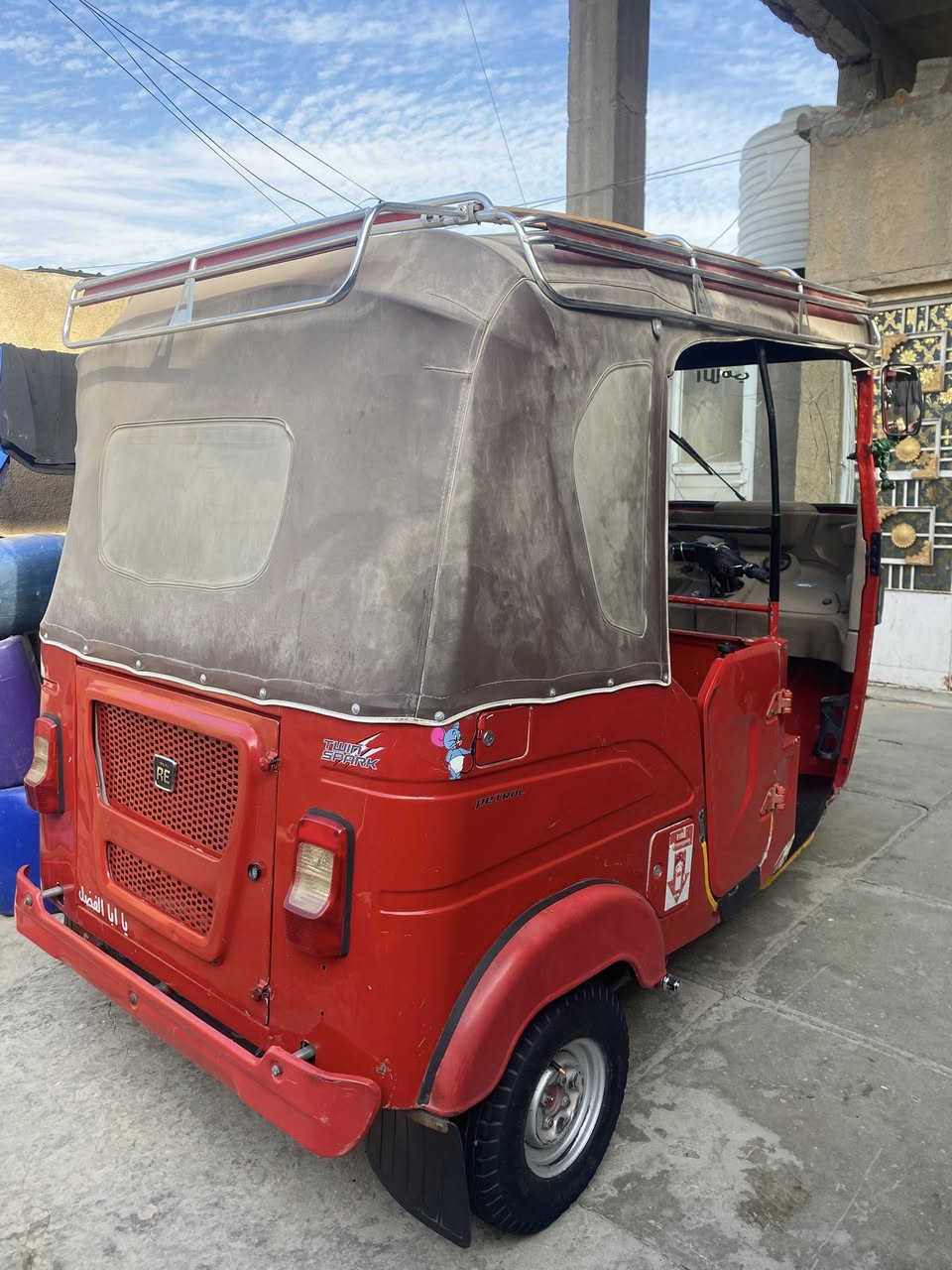 السلام عليكم تكتك 22رقم وسنويه بأسمي مكاني بغداد زعفرانية سعر 9250 الرقم ***********
ملاحضه بدون الهورنات
