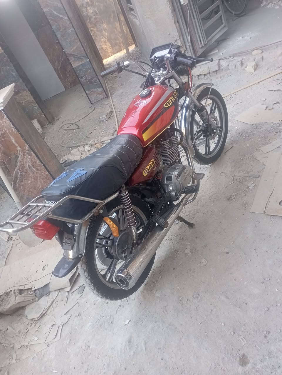 سلام عليكم سيفان لبيع موديل 20دراجه جاهزه كهربائيات شغالة كله دراجه كلة شغال صقص باتري فقط مكان دراجه حلة شارع80 سعر 500وبيه مجال دراجه جاهزه عل اخر حباية هاتف ***********
