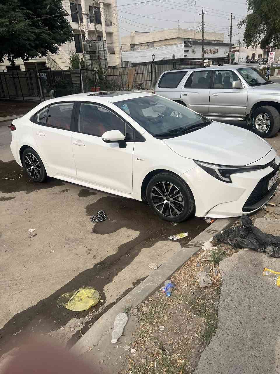 السلام عليكم للبيع كورلا هايبرد موديل ٢٠٢٤ الشكل الأمريكي رقم بغداد ماشيه ٢٧ الف كم فول مواصفات عدا الكشن مو كهرباء داخل جلد احمر مكفوله من الصبغ والتبديل والبارد 
السعر ١٥ الف دولار. وبيها مجال بسيط
مكان السياره بغداد السيديه
***********
