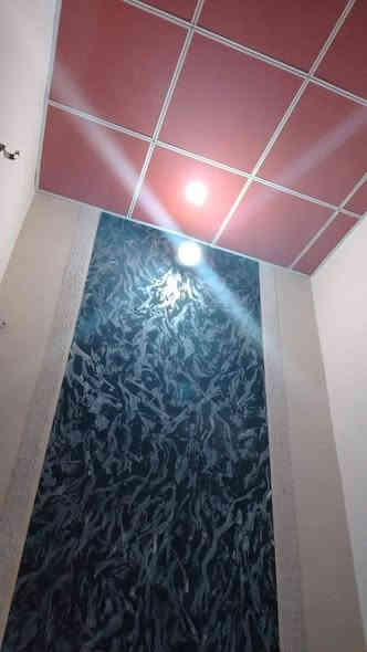 السلام عليكم يتوفر بيت مساحه 125متر طابقين يتكون من 4غرف منام وصاله وستقبال ومطبخ مع صحيات داخليه وخارجيه نوع العقار وقف سني مسجل دفع اجار سنوي 250الف كل الخدمات متوفره  العنوان ابو الخصيب حمدان البز قرب مدرسه عثمان وقريب شارع حمدان مسافه 150مترسعر 65وبي مجال ***********
