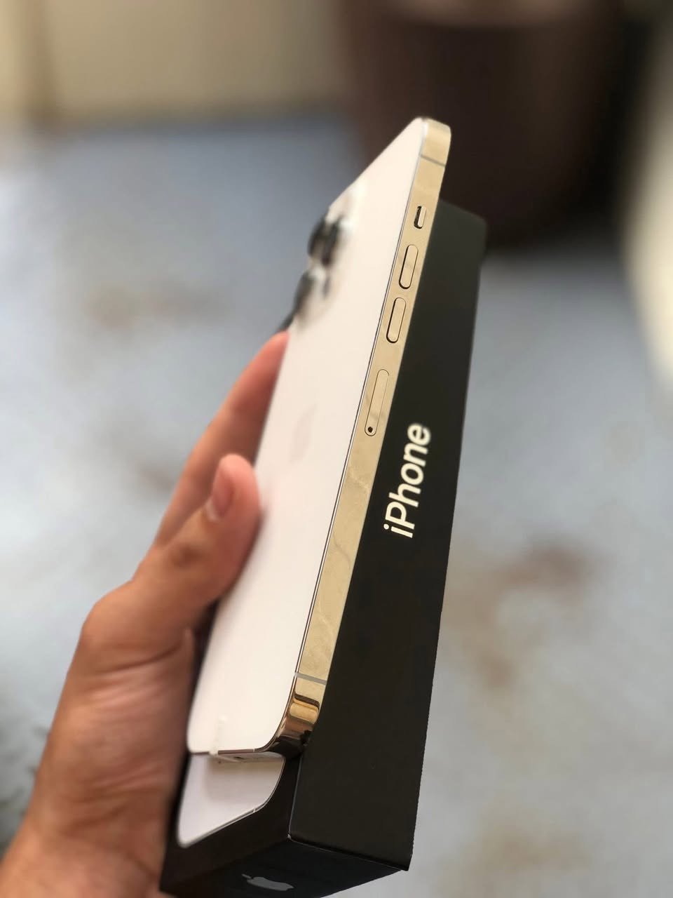 13بروماكس ذاكره 128 بطاريه 93 جهاز كفاله عامه اشعار قطعه اصليه من ابل. وتربروف بعده علوضع الشركه  نظافته 100/100 بعده جديد مع ضمان عنواني بغداد العطيفيه سعره (550) قفل بدون اي عمله. للتواصل علرقم ***********
