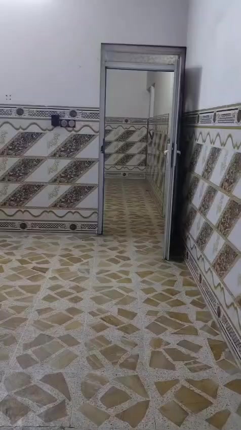 بيت الايجار حي السماح التسعين غرفه نوم وهول واستقبال مطبخ و صحيات    مكتب تاج الملوك      ***********/        السعر/  250 ***********/          احمد العبيدي
