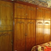 من رخصه الادمنيه  غرفه اخشاب للبيع  السعر 700 وبيها  مجال  07891832627