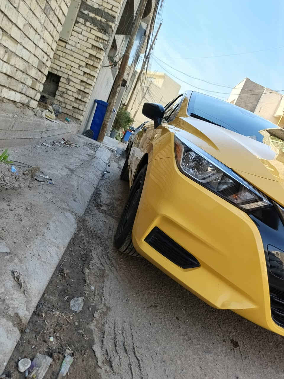 سلام عليكم نيسان فيرسا موديل ٢٠٢٢ للبيع حادثها جاملغ خلفي بدون ايرباك مصفره هيئه وغرامه سياره غاز بانزين ماشيه ٥٩ الف تفاصيل اكثر ***********
