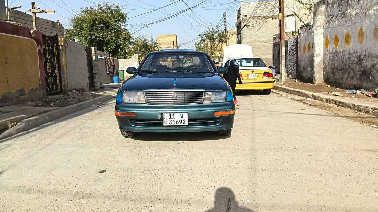 بطه كراون موديل 1992 رقم بغداد نكليزي باسمي سنويه لحد 2031 هزه جديده محرك 2500ديلكو السياره كفاله من الكصه ونقل جثه والضربه فقط جاملغ الخلفي وره السايق بي ضربه بصيطه كير محرك اكسل كهربائيات كلهه كفاله تخم تاير صدر خلفي امامي كله جديد  نقص تبريد فقط السعر ٤٨ وبيهه مجال مكاني بغداد حسينيه ستفسار ***********
