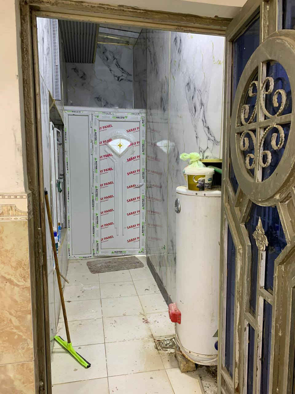 السلام عليكم
دار للبيع في منطقه الزهراء حي الحسين 

مساحه 150م على خضراء طابقين 

بناء فول متعوب عليه 

للستفسار 
واتساب 
***********
