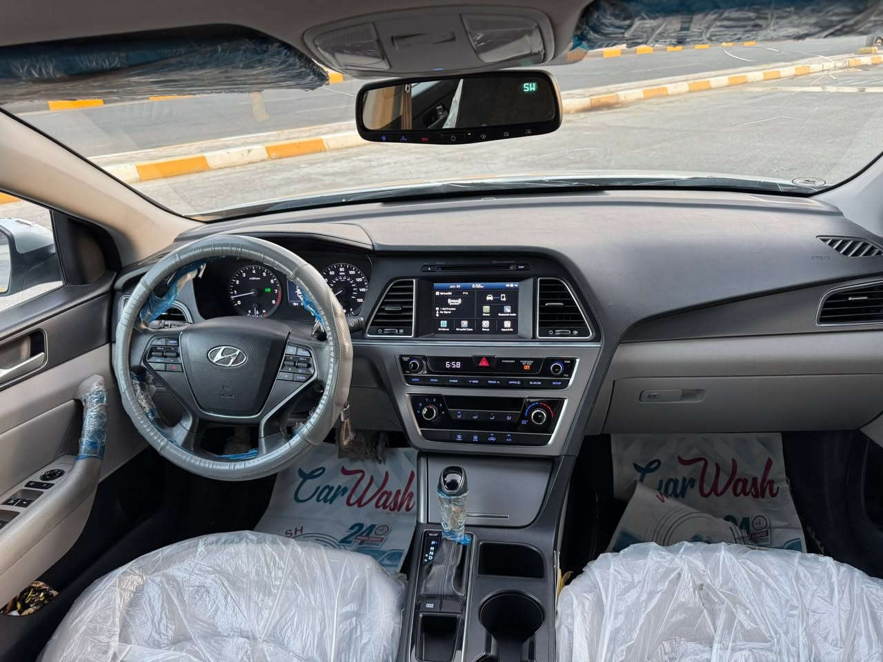هيونداي : SONATA  SPORT 

الموديل:2017  ( أمريكي)

اللون: سلڤر 

سعة المحرك 2.4  GDi 

الضرر : قطعة واحدة ( چاملغ خلفي الأيسر)

عداد المسافة 93٫800 ميل 

1: صالنصات  عدد 2

2: ويل 19 spot 

3: نيكل تحت الأبواب (بلادي)

4: حاجب LED   (بلادي) 

5: شاشه كبيره تدعم نضام (كاربلاي)

6: كامره خلفية

7: مرأت خلفية إلكتروني + بوصلة 

8: إشارة مرايات الجوانب LED 

🔋البطارية جديد

🛞تخم تاير جديد 

گير ___ محرك كفاله 

الحدادية ع وضع الشركه ممفتوع ابداً Ctr 

السعر   (((145 )))بيها مجال للشراي 

هـ:*********** _ متوفر واتس اب
