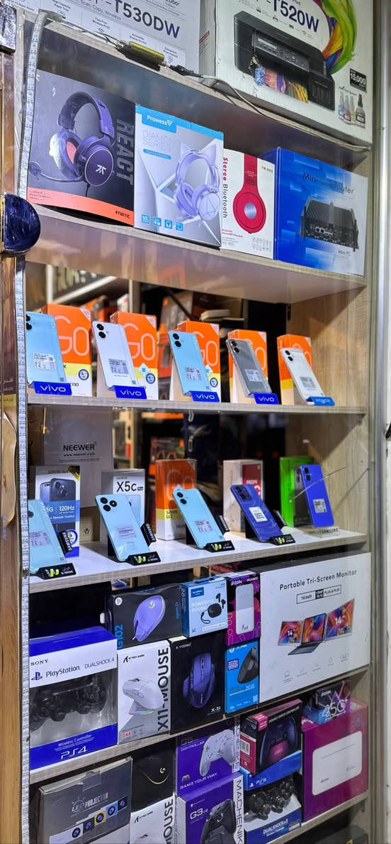 يعلن مكتب همام ستور عن توفر اجهزة الموبايل بأسعار تنافسية جملة الجملة 
العنوان: الامين نواب الضباط قرب سوبر ماركت البراق ومجاور طرشي السيد 
للاستفسار 
المبيعات: ***********
الادارة : ***********
