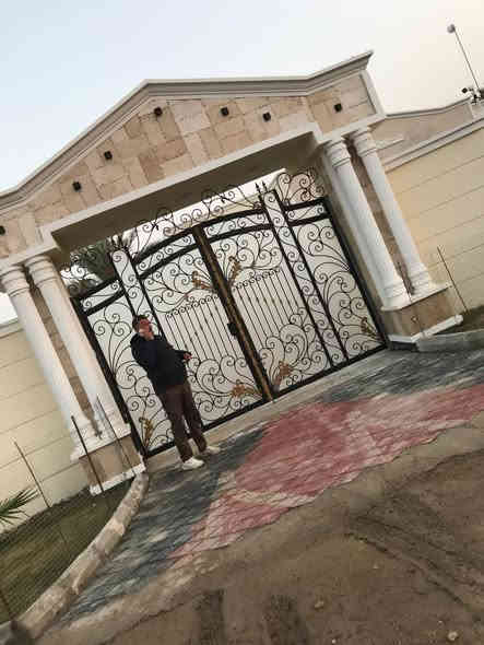 السلام عليكم ورحمة الله وبركاته 
احد اعمالي الابواب الخارجية المنزلية 
وهي عنوان الامان والجمال واناقة المنزل
كما تعطي انطباع على ذوق اهل المنزل ولمستهم الخاصة
 عنوان المعمل البنوك تقاطع الفلسطيني 
اسامه البصام : ***********
