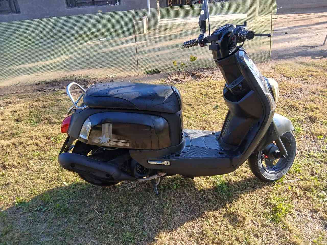 للبيع
بوليس مكفوله كفاله عامه تجي تفحص بيدك وسعره مناسب ما مفتوحه شرط اخليله بس دهن وبانزين عداد سرعته 120شرط عداد شاشه 😘. 
+
اربعه كير محرك شلامجه رقم الشاصي بيه 2024 اوراق استنساخ 🤓
مكاني بابل_الكفل 
راسلني او اتصل وبيك خير وتدلل  . 😍
***********
