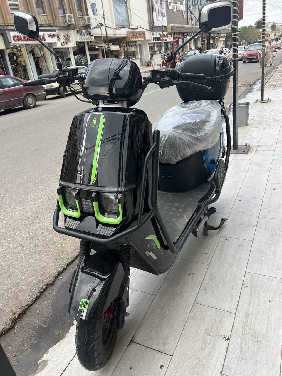 دراجه شحن اوباما 2025
الدرع حديد 
6 بطاريات 
لايت زينون عالي ناصي 
اربع نمر 
بك 
سويج وريمود وكارت تشغل 
الدراجه حيل حلوه ونظيفه 
الشراي يتصل علرقم ***********
