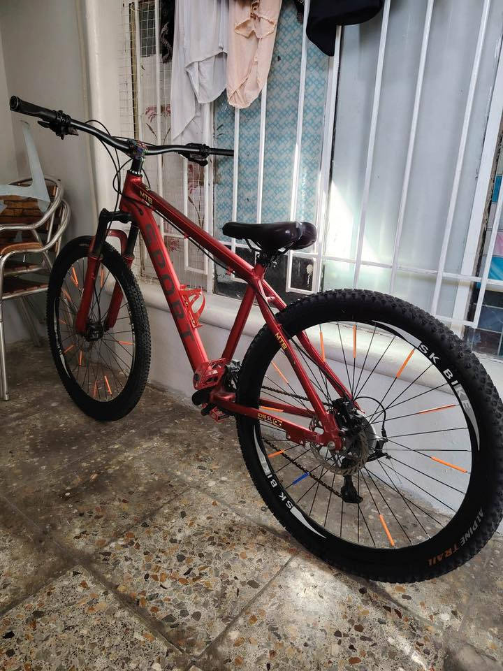 السلام عليكم بايسكل للبيع رياضي جبلي حجم29
السعر 80وبي مجال بسيط
بايسكل نقص فقط بيم لتاير الخلفي
للاستفسار و الاتصال على الرقم(***********)
واتساب
