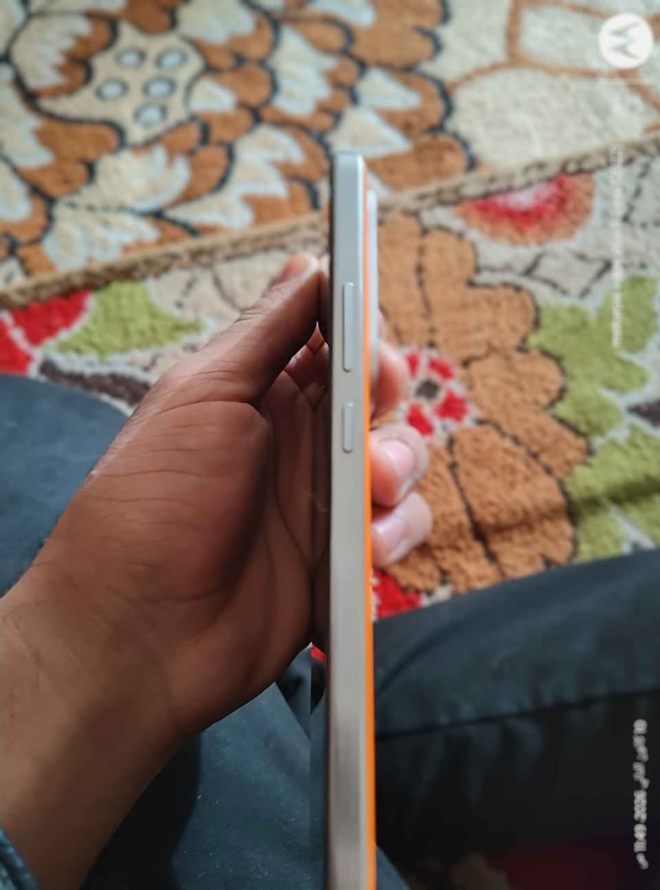 سلام عليكم جهاز  جديد كامل الملحقات 
ما مستخدم قليل  
 
 iQOO Neo10

ذاكرة تخزين 512 جيجابايت (UFS 4.0) 
فائقة السرعة.
الرام :   16 كيكا

الشاشة: من نوع LTPO AMOLED بمقاس 6.78 بوصة، تدعم معدل تحديث 144Hz، وبدقة 1.5K، مع تقنيات حماية العين المتقدمة وسطوع يصل إلى 4500 شمعة
.
البطارية والشحن: بطارية ضخمة بسعة 6100 مللي أمبير، تدعم الشحن السريع بقوة 120 واط (يشحن من 1% إلى 100% في أقل من 30 دقيقة).

الكاميرا:
الخلفية: أساسية 50 ميجابكسل بمستشعر (Sony IMX921) مع مثبت بصري OIS، وعدسة واسعة 8 ميجابكسل.
الأمامية: بدقة 16 ميجابكسل.
النظام: يعمل بنظام Android 15 مع واجهة OriginOS 5.

السعر 575 وبيه مجال للشراي

مكاني بغداد مدينه الصدر

هذا رقمي.   *********** بغداد, العراق
