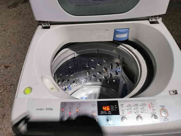 غه ساله ي به تاني شوشتن ماركه ي هيتاشي 9.5 كيلو به شه رتي ئيش  سعري 65 هه زار شوين حاجياوا *********** رانية
