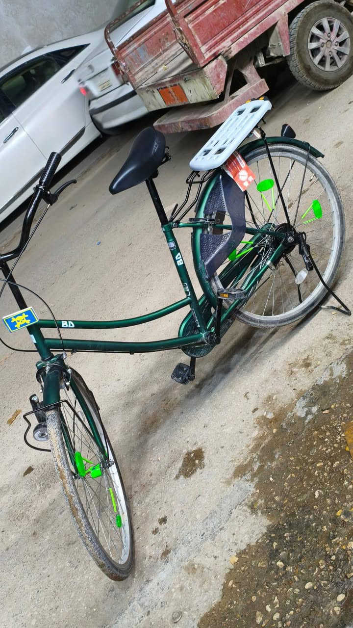 سلام عليكم بايسكل BD للبيع مستعجل تره راح يجي رمضان ويصعدن بايسكل جديد و ما بي اي عطل سعره 130 وبي مجال مكان نجف حي العسكري الرقم ***********
