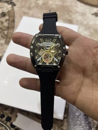 ساعة اوتماتيك • معروضة • حجز خاص