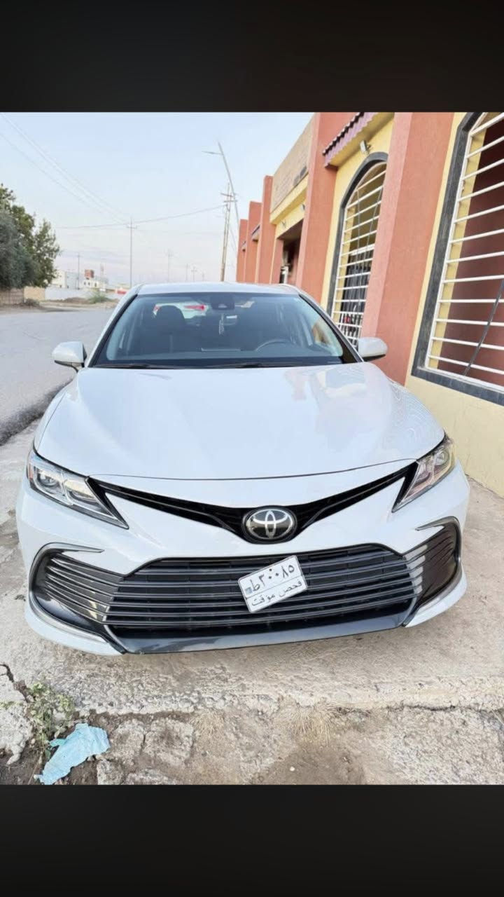 السلام عليكم
كامري موديل 2023 حره منفيس بأسمي تترقم محافضات 
للون اسمنتي المرغوب 
مواصفات LE  
ضررهه جدآ خفيف اقل من شبر بل جاملغ الخلفي بدون دواخل موضح بل صور 
بجم كبس باقي السياره مكفوله من الشخط والرصعه  والبارد كشرهه قطعه وحده كلوو صافيي 
ماشيهه  55 
السعر 205 وبي مجال 

الاتصال
***********

***********
