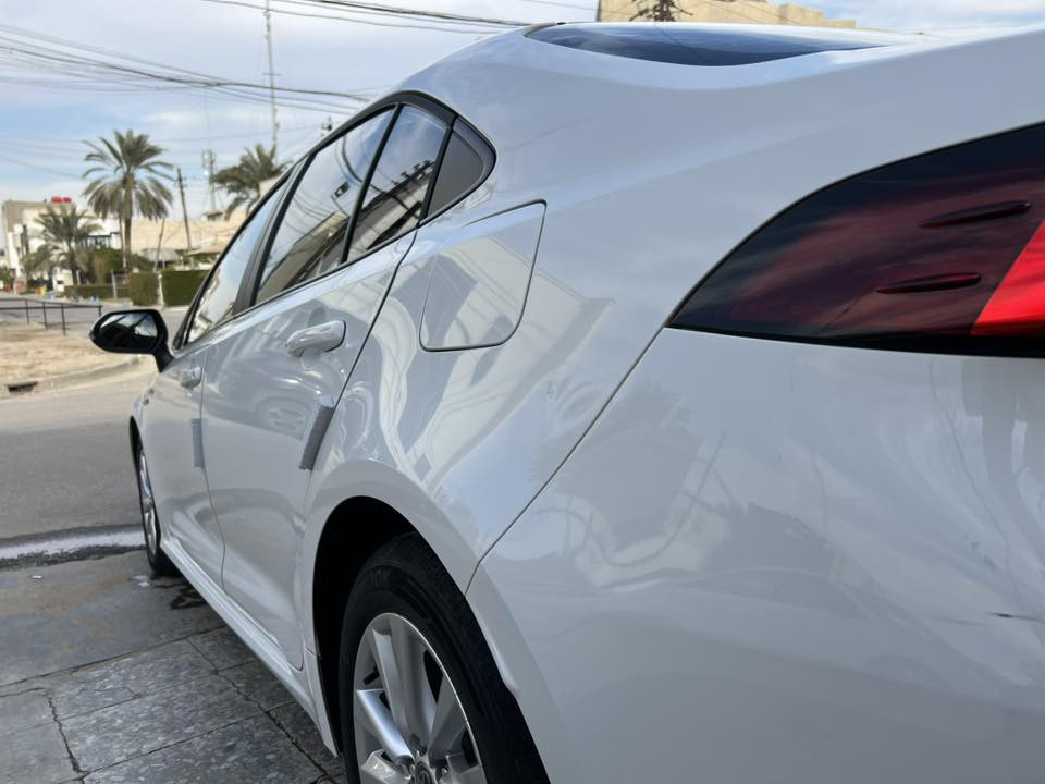 السلام عليكم 
من رخصة الادمن 
كورلا 2024 هايبرد
ماشيه 13900 قابله للزياده
سلايد روف رادار تحديد مسار بصمه
اوتو هولد توقف ذاتي بصمه السياره هاند بريك بصمه
السعر 23 مليون وبيه مجال 
الاتصال ***********
السياره بيه كم رصعه الباقي مكفول
