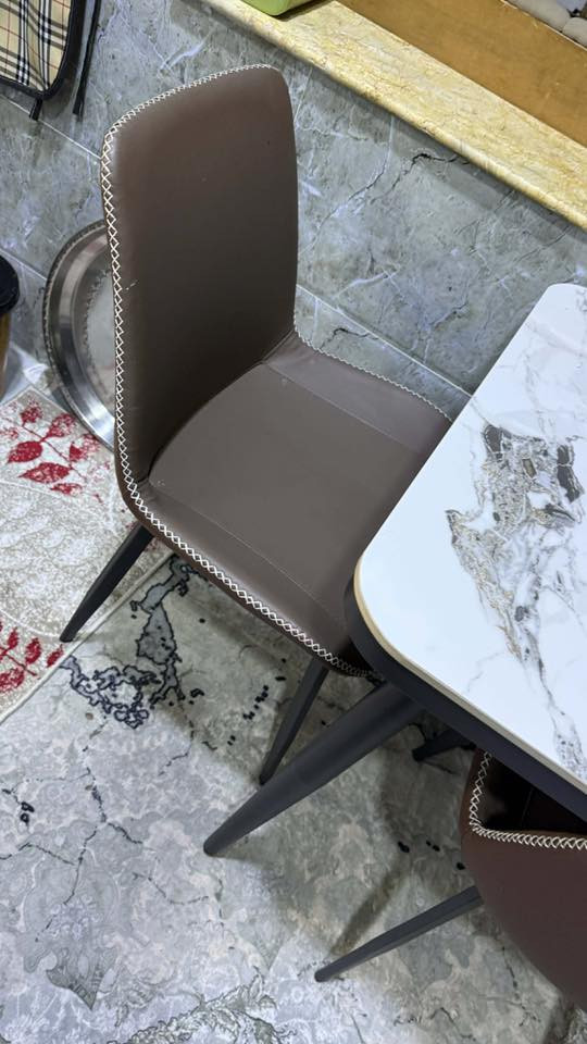 ميز ما مستخدم نهائي مجرد شدونو وما رهم على ديكور البيت صارلم يومين من اشترنو السعر ٢٥٠ الف 
العنوان الفلاح


**إذا كنت صاحب هذا الإعلان وتريد حذفه لأي سبب، رجاءا أرسل رسالة إلى الدعم الفني**