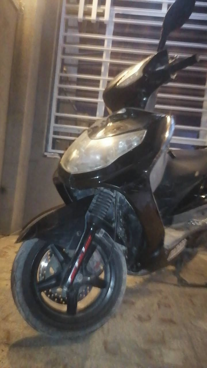 سكنس فحل كابريتر اصل كهربائيات من الطول للطول شغاله سكن اشاره يمنه يسره دبل اشاره دبل رماش هورن دشبول بك لايت دبلات اماميه خلفيه تايرات اجنحه دواخل ختم واحد السعر 700وبيه مجال او مراوس  فول نعومه ونكره سلف هندر شغل وطلع وين ما تريد المكان بغداد الجديده ***********
