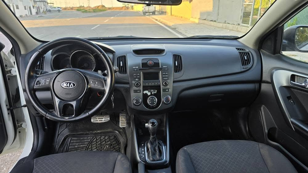 سیراتۆی مۆدیل 2013
سپی زۆرجوانەویەک دەستە
زۆرتوندوتۆڵە
بێ سبوخە بێ ساردە 
تەنها86هه زارجووە
ناو ڕەشە  سوکان فۆلیۆمە
شوێن کەلار
*********** كالار, السليمانية
