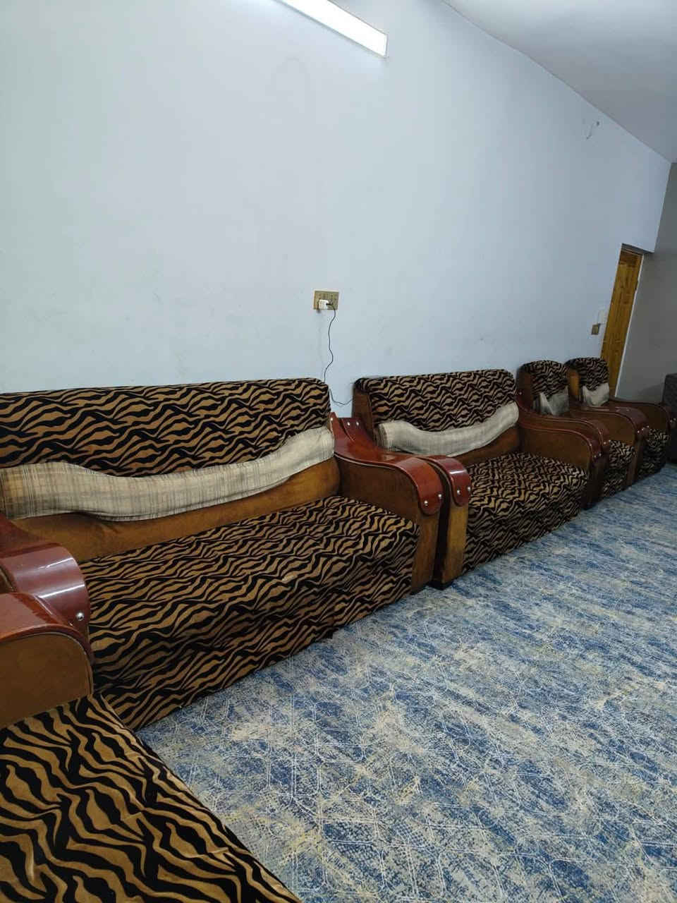 تخم للبيع ١٠ مقاعد  اخو الجديد  مكاني الشعب


**إذا كنت صاحب هذا الإعلان وتريد حذفه لأي سبب، رجاءا أرسل رسالة إلى الدعم الفني**