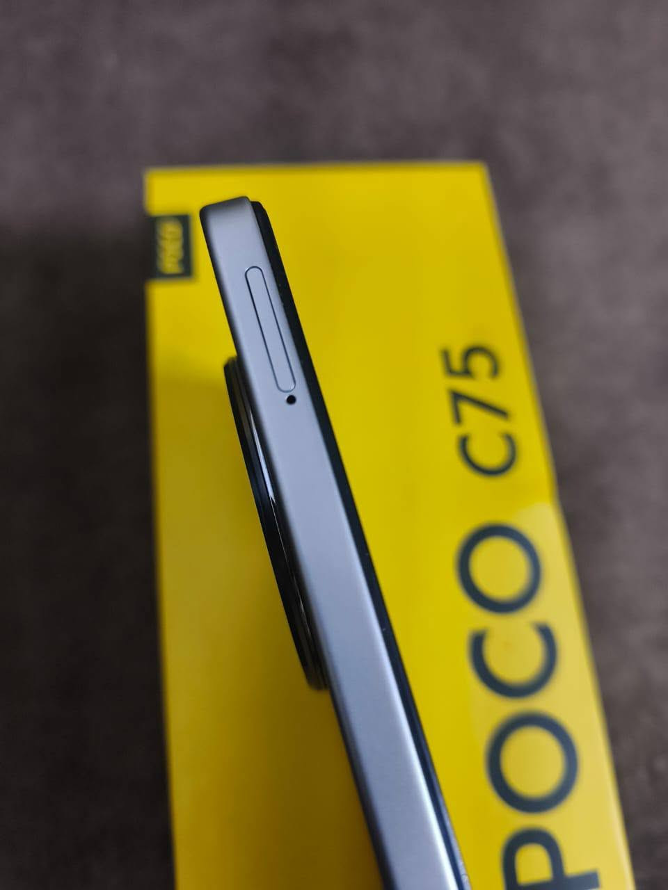للبيع POCO X7 Pro 
الذاكرة: 256 جيجابايت
البطارية: 5160ضخمه مللي أمبير
الشحن: 90W شحن سريع.
الكاميرا: 50MPمدعومه بالذكاء الاصطناعي 
الشاشة: AMOLED بحجم6,88 إنج، 120Hz.
الجهاز أخو الجديد، بدون كسر أو طگات أو خدوش، وما مفتوح ولا مبدل أي قطعة، الكارتونه مالته موجوده
السعر: (120الف) المكان: (بغداد /حي آور)
الرقم ***********
