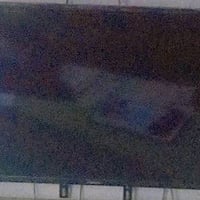 وبركاته  شاشه حجم 43 نوع دنكا  تحتوي على 2 hdmi  usb  tv  انترنيت  ربط...
