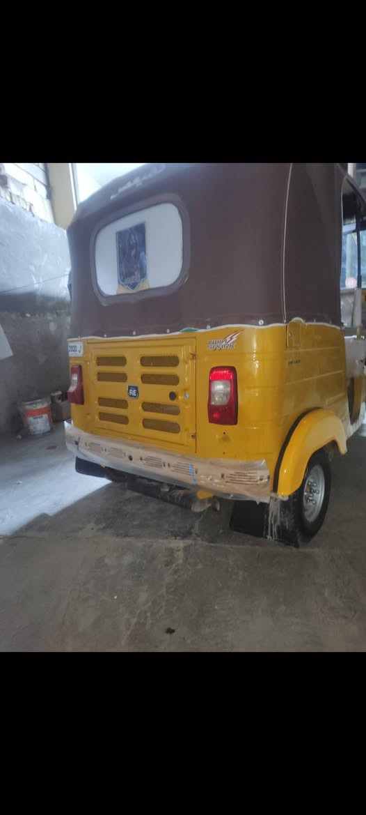 السلام عليكم حبايب تكتك موديل 20 للبيع رقم وسنوية مكاني كربلاء حي العامل 
رقم الهاتف: ***********
