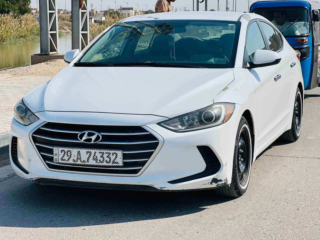 سلام عليكم النتره 2017 مكانه كوت مابيه حادث قوي بس طخه خفيفه بل جنطه وقبق جنطه مبدل ايرباكاته سليمه ***********
