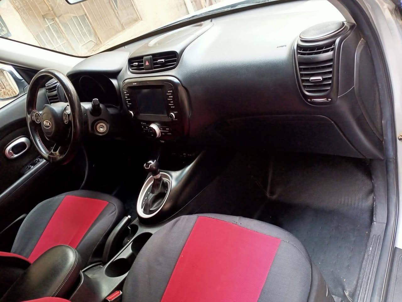 السلام عليكم.. كيا صول موديل 2018محرك2000رقم شمال دولي السعر115$
***********
