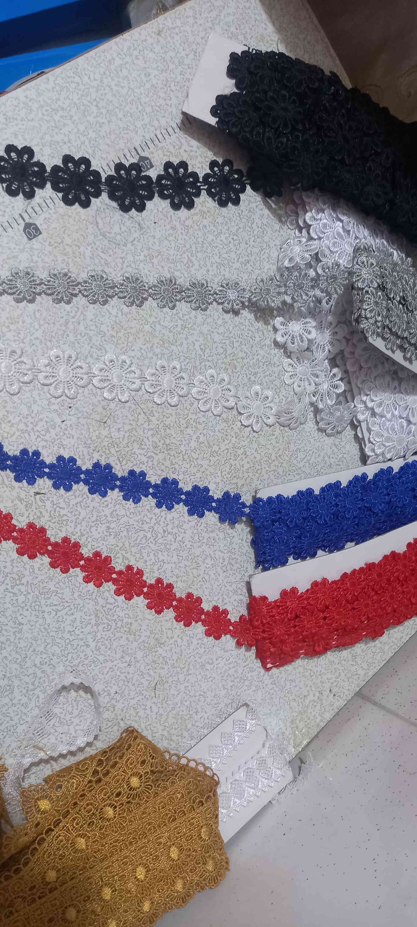 لوازم خياطه للبيع بسعر مناسب للاتصال ***********
