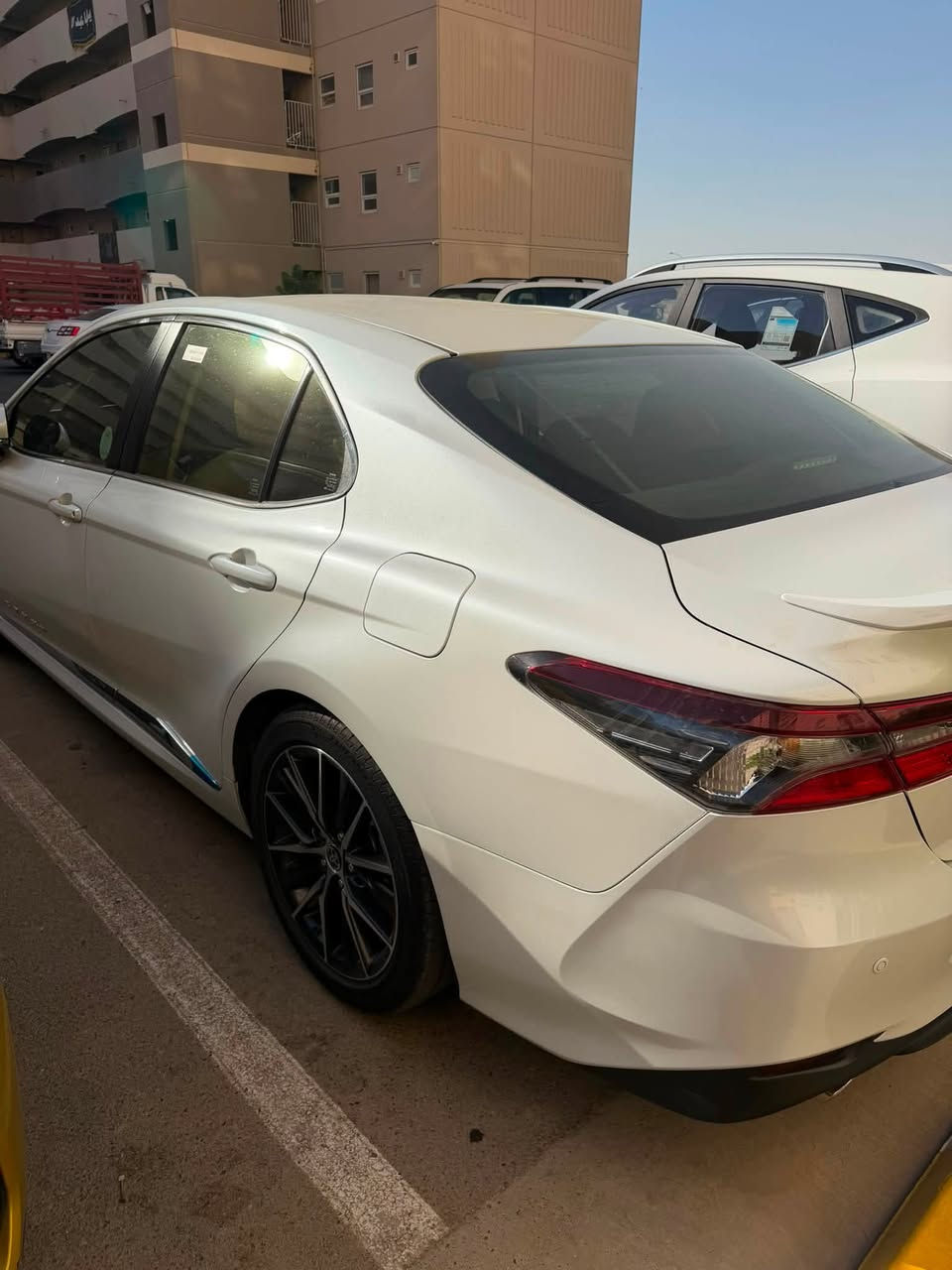 للبيع كامري موديل 2024، وارد خليجي وكالة عبد اللطيف
فئة GLE Hybrid فول
مواصفات، بحالة ممتازة.
المواصفات:
*   فتحة سقف
*   شاحن لاسلكي
*   حساسات أمامية وخلفية
*   تبريد (بردة) كهرباء
Auto Hold نظام •
• وضعيات القيادة (EV Mode)
التفاصيل:
*   الممشى: 49,000 كم
*   ملاحظة: طخة خفيفة بباب
السائق (بحدود شبر) معدلة
ومصبوغة.
• رقم بغداد - السيارة باسمي
السعر وبيه مجال بسيط.
ا للاستفسار والتواصل:
(***********)
