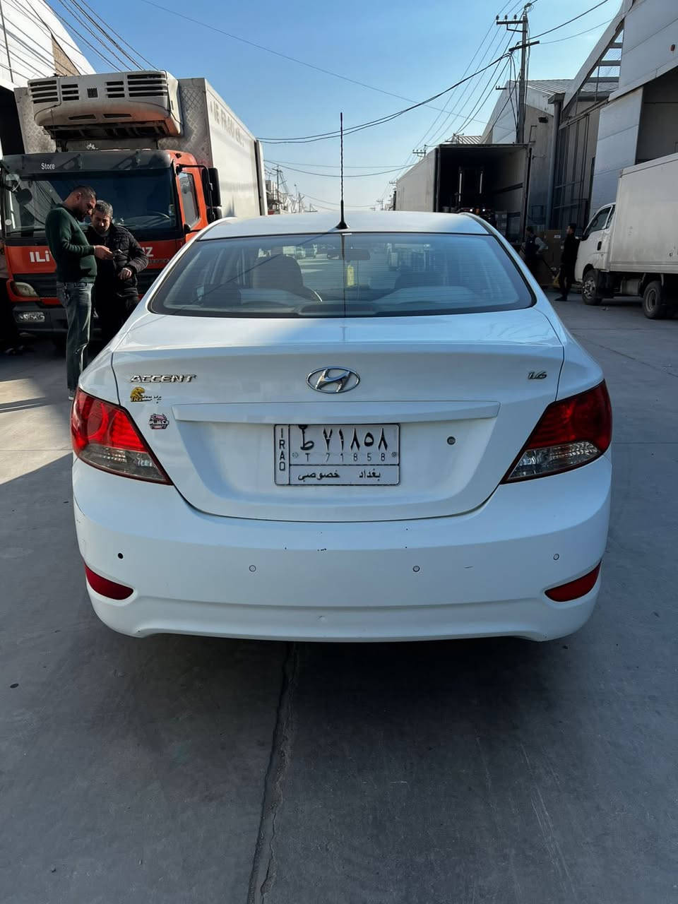 السلام عليكم
هونداي اكسنت خليجيه محرك 1600 المرغوب قطرتين موديل 2015 استلام شركه نفس المالك بلاديه بدون حادث بيها طخات بسيطه شاشه كبيره تخم تاير جديد خمسه ويل كب حداديه كامله قبل شهرين خلفي وامامي باتري امرون جديد تحكم استيرن نضام ايكو والمواصفات المعروفه 

السعر 108$ وبيها مجال بسيط 

مكان السياره بغداد جميله

للاستفسار الاتصال على الرقم ***********
