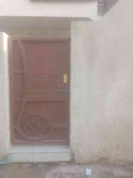 بيت للاجار جديد طابق ثاني معزول عزل تام من الارضي صاله سيراميك مطبخ حولي سيراميك وغرفه نوم وثبات تجاره ٣٠٠ العنوان منطقه سويب اول فرع بضهر شارع الكيات  خدمات تبليط مجاري اليتصل واتساب ***********
