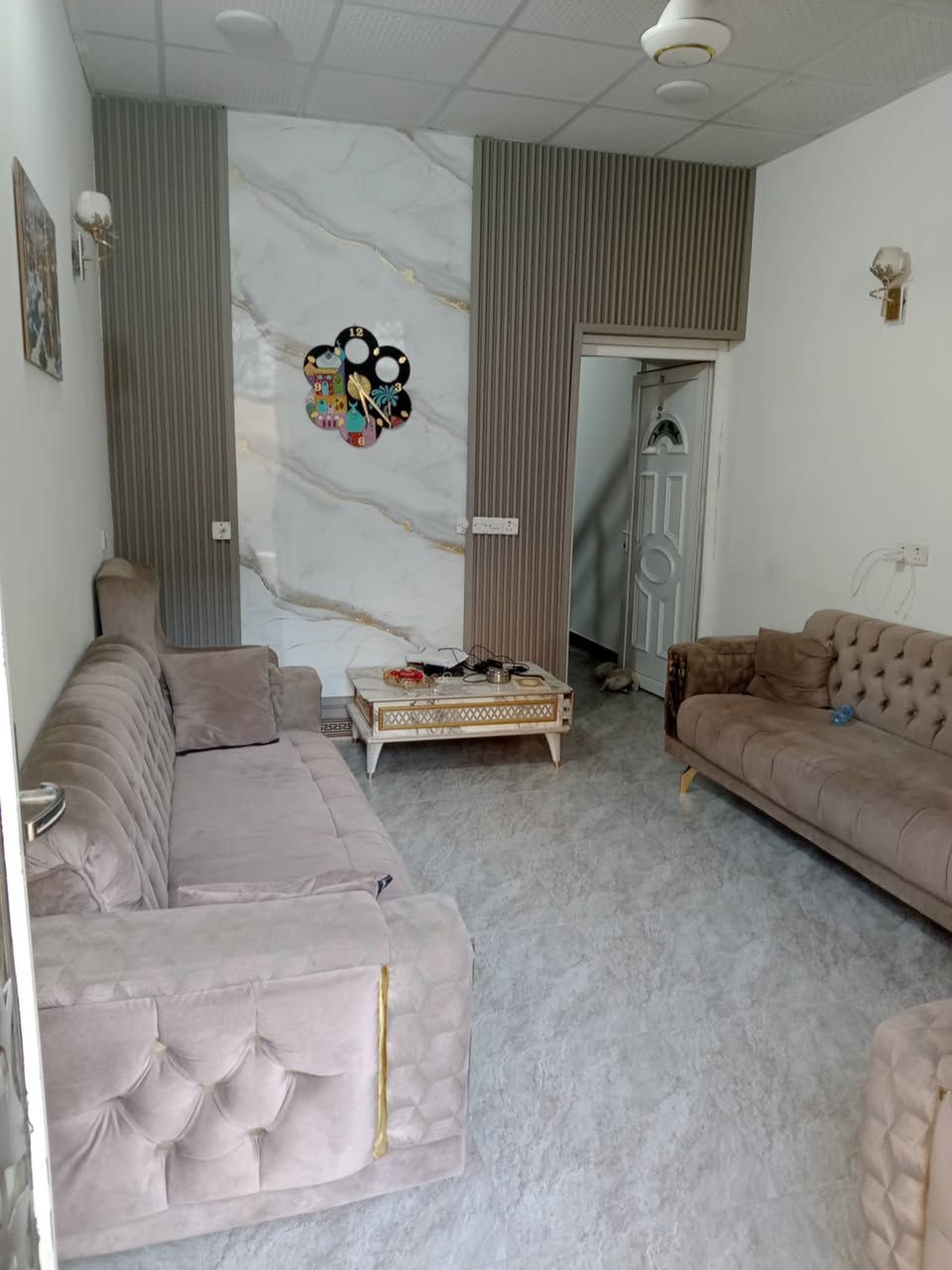 بيت للبيع ملك صرف المساحة ١٠٠متر قاطين جديد
٣غرف نوم بيت واجهه نزال٢٠ قرب جامع عمر بن عبد العزيز
السعر 95مليون استفسار خاص اتصال ***********
