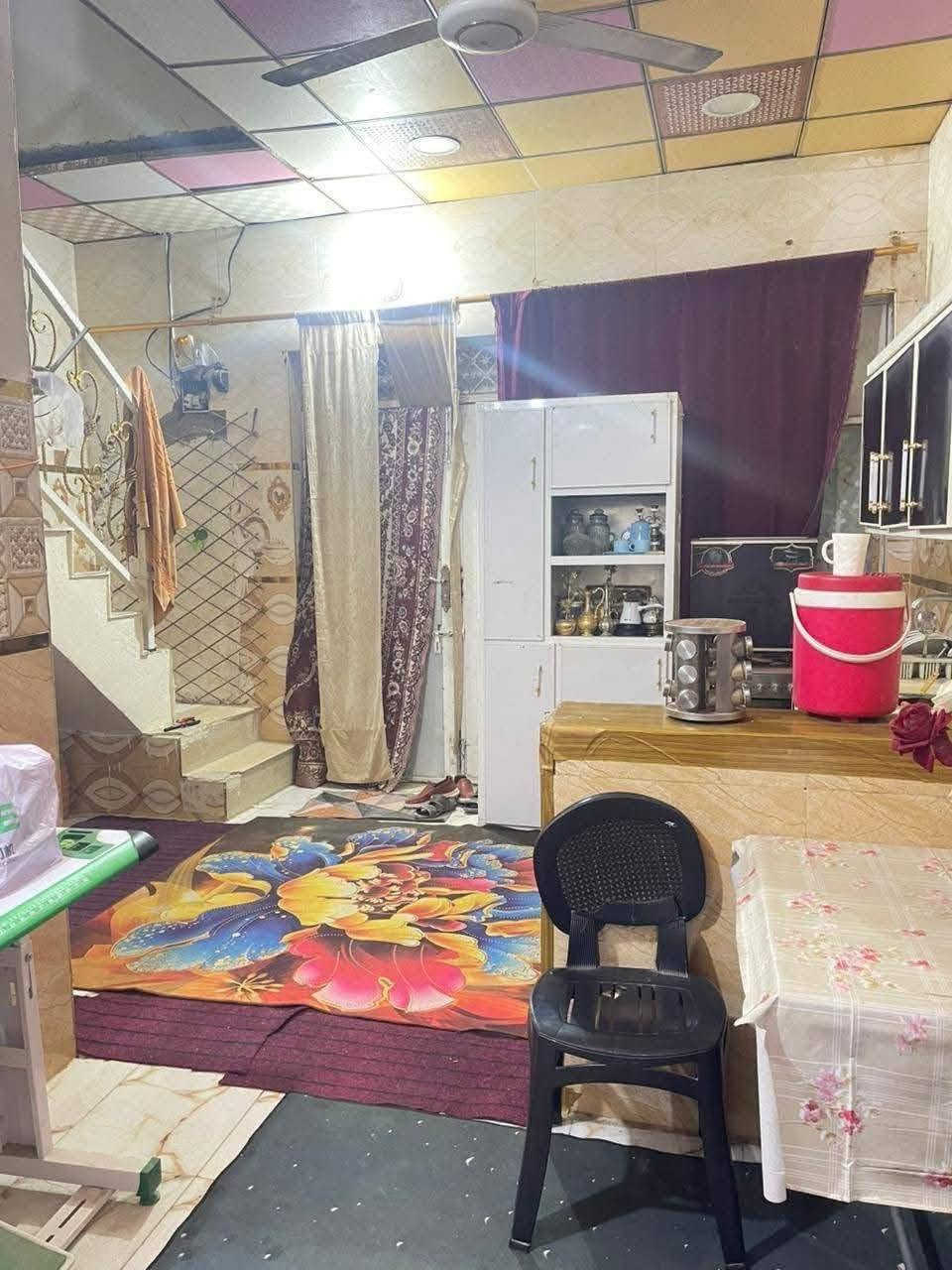 سلام عليكم 🙋‍♂️
بيت 🏠50متر 
طابقي 🙂يحتوي ع غرفه +صاله+مطبخ+حمامات
طابق ثاني يحتوي صاله +غرفه +حمام بناء جناي ممتاز 
صب مركز
مقابيل ملحق قريه الغدير قرب أسواق تلعفر 
متوفر جميع خدمات 
***********اتصال 
واتساب للاستفسار
