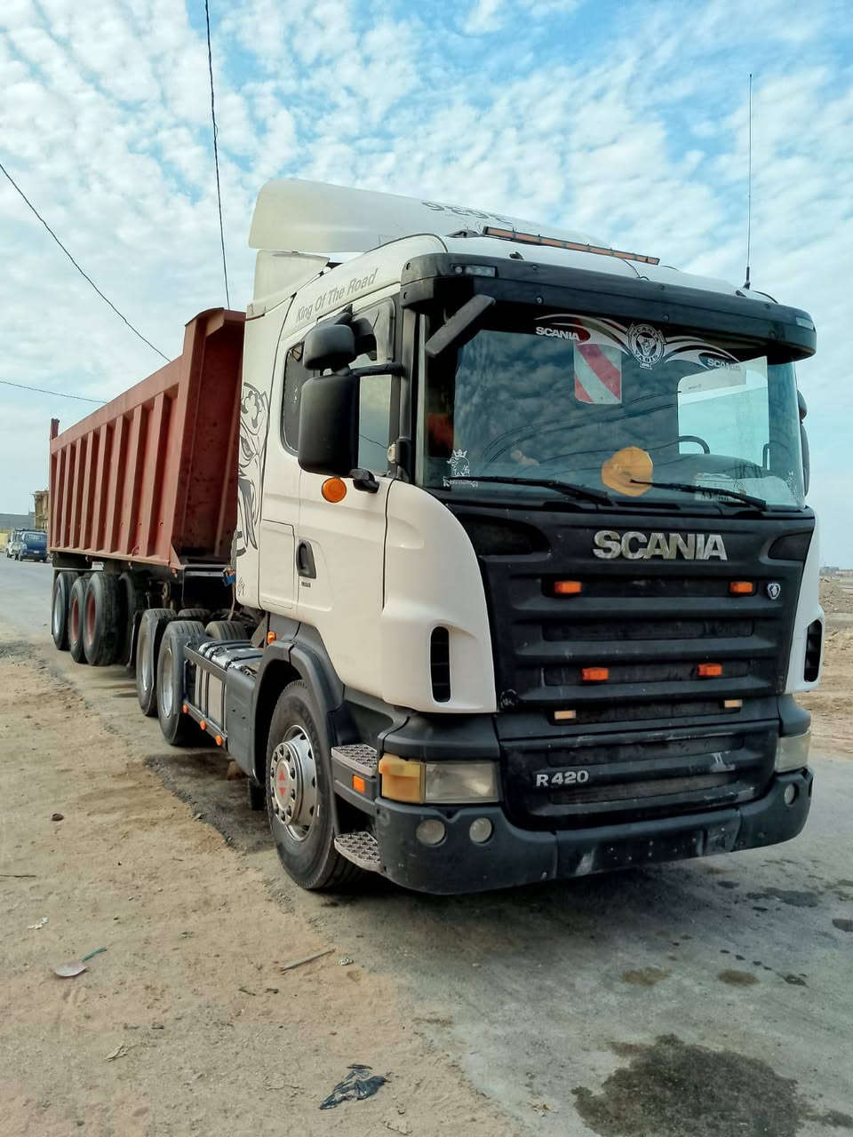 السلام عليكم 
سكانيا سكس ويل مجموعه جوبلس 
مربوطه نساف مكينه 6 انجكسن 
سنويه لل30 رقم انكليزي باسمي شرط المداور
السياره دخول جديد قليل مشتغله بالعراق 
جاهزة مكينة وكير وحداديه وشاصي كفاله عامه 
تخم تاير جديد راس وعربانه 
السياره جاهزة للشغل ربع متصرف عليها بس فلوس تحويل

العربانه هياكل الماني منفيسها موجود بعدها ما مربوطه 
موديل ٢٠١٥ كرسي حداده سبرنك بريك هواء كله مكفول شاصي بدي مكفول دناكير ١٦ مربع بولبرن جبير ٣ دناكير 
كفاله عامه راس وعربانه للاستفسار:***********
