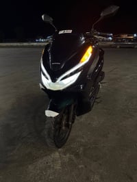 دراجه pcx جيل الثالث للبيع درجه مكينه مكفوله نضافه 100% شلعه معدل الكف...