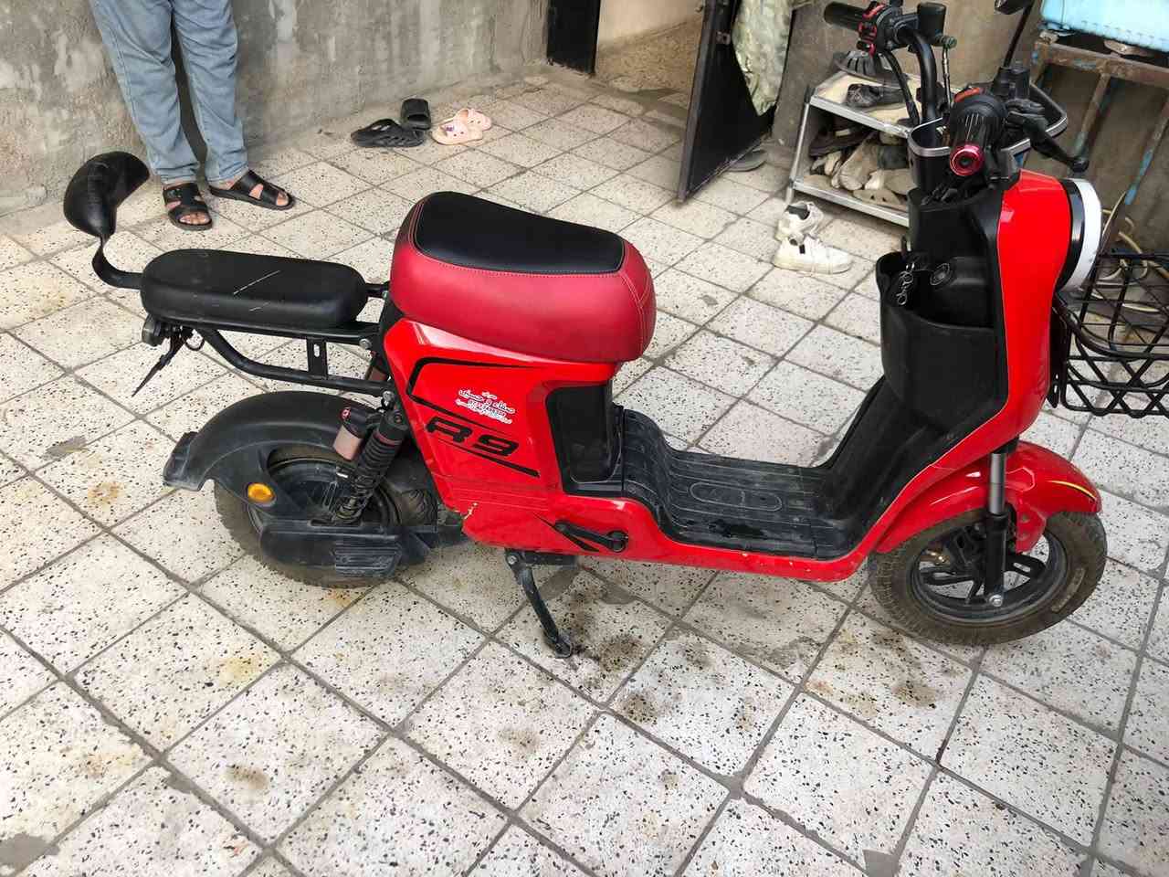 مرخصه صاحب الكروب دراجه شحنr9فول موصفات 5بطاريات جديده السعر 350للتواصل على هذه الرقم ***********
