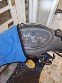 دراجه اكزز 100 للبيع سعره 200 وبيه مجال للتواصل 07759018244