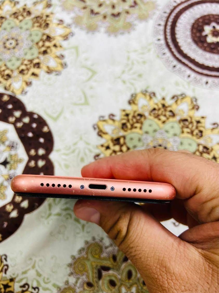 السلام وعليكم 
قيم واخذ بما يرضي الله 
الجهاز مكفول من كلشي شرط ✅

iPhone XR 

ذاكره 128✅
تك سيم شغال ✅
بطاريه مبدله جديده قطاره ✅
شاشه اصليه ✅
الفيس ايدي بي خلل ع غفله كام مايشتغل بعد التحديث يعني برمجه يرجع شركه ✅
كامره دمعه✅
جهاز نضيف يخبل ✅

واتساب ***********
خاص ايضا متوفر 
سعر قيم واخذ
