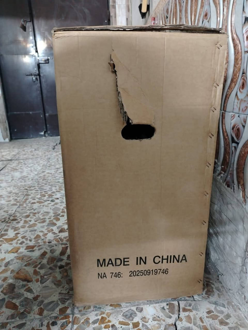 عربانه شحن جديده بعدها بل كارتونه للبيع مكاني بغداد
***********
